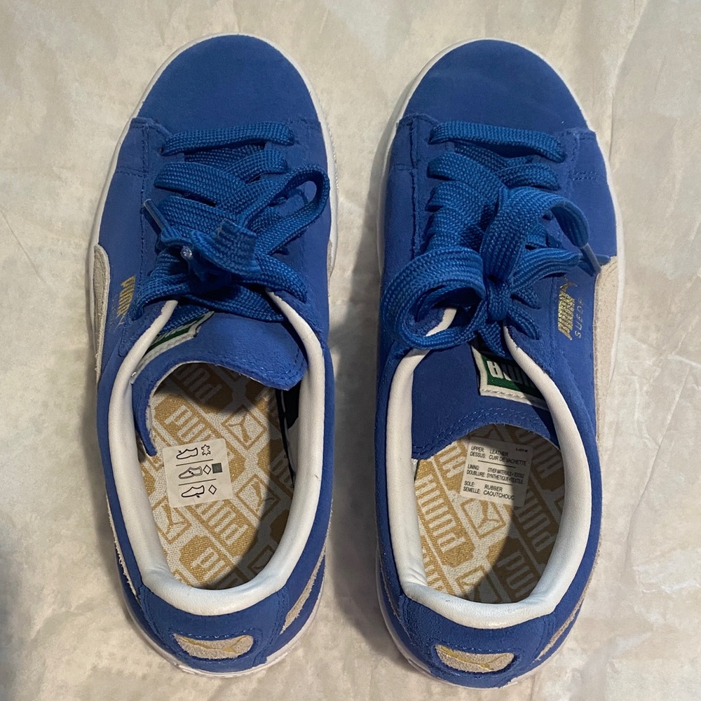 NWT Puma Blue and Cream Suede Sneakers (SIZE 6) - Picture 2 of 8